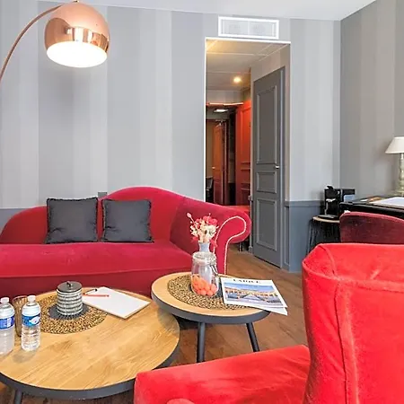 Alexandra Hotel 4*