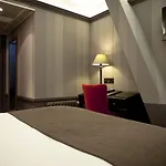 Alexandra 4*