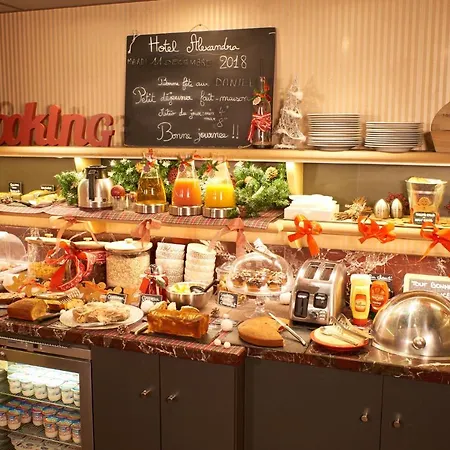 Alexandra Hotel 4*