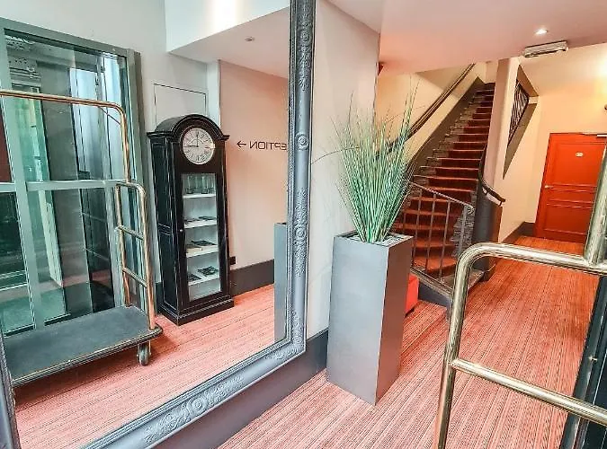 Alexandra Hotel 4*